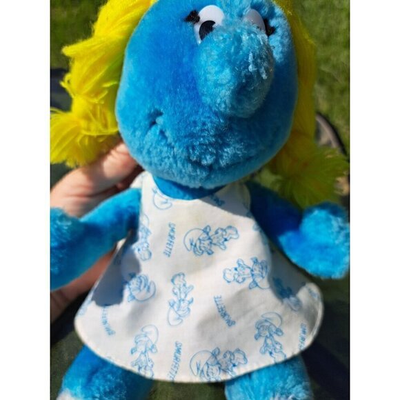 Vintage Smurfette Plush Toy By Wallace Berrie 1981Collectible - Picture 2 of 10